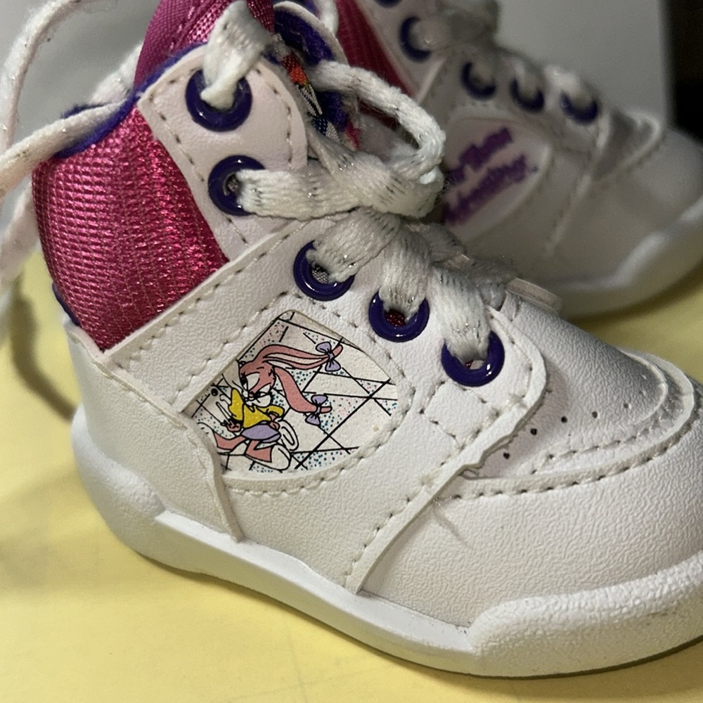 Tiny Toon Adventures baby girl sneakers size 1 EXCELLENT condition. - Picture 2 of 8